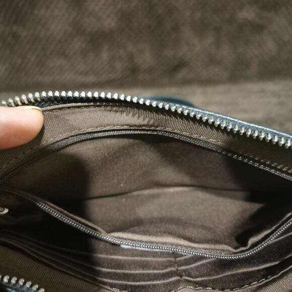 Black/Silver Crossbody EUC #229 - Picture 9 of 12